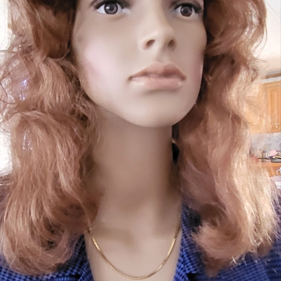AUBURN WIG - Picture 6 of 10